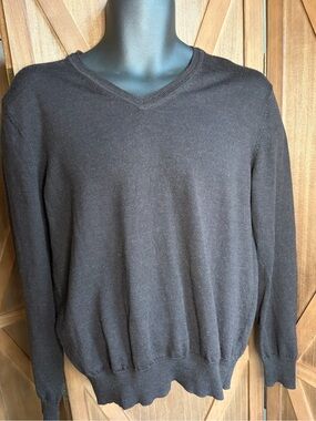 CALVIN KLEIN Extra Fine Merino Wool V-Neck Sweater SIZE MEDIUM